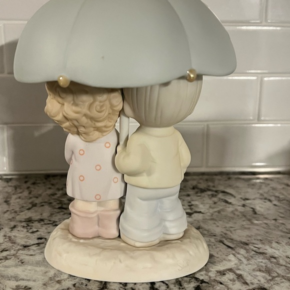 Precious Moments 1997 Retired “He is Our Shelter” Figurine - Picture 3 of 5
